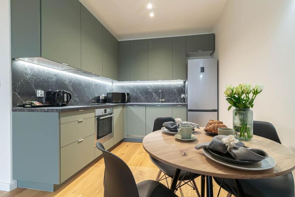 Olive Tree Apartment - Klimatyzacja - Air Conditioning-Self-Check-In Katowice Esterno foto